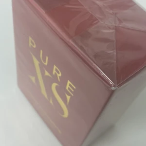 Pure XS- Paco rabanne - Pure XS- Paco rabanne parfym. Helt nytt och är stängt. Det doftar gott och fantastiskt. Det är 50ml och jag säljer den för 600kr. Det säljs för 585kr i kicks FÖR 30ml bara. Jag fick detta i present men jag har redan en därför säljer jag den. 