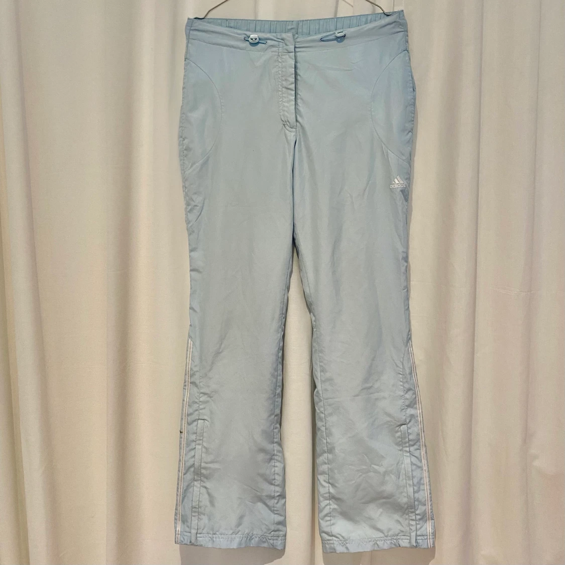 Ljusblå trackpants träningsbyxor