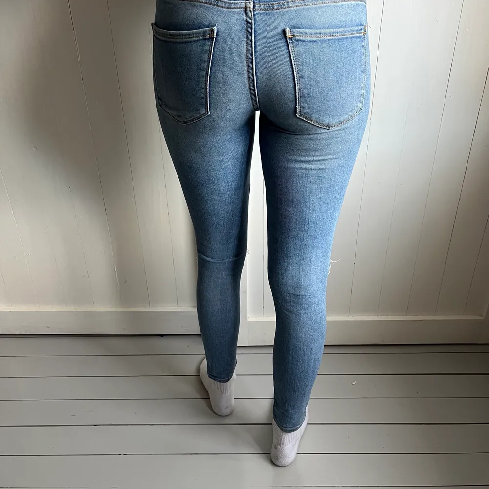 Jeans från Gina Tricot i serien kristen i strl 28. . Jeans & Byxor.