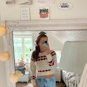 Stickad tröja  - Suoer fin stickad tröja från zara, köpt på sellpy i nysckick och jag har aldrig använt den heller💕