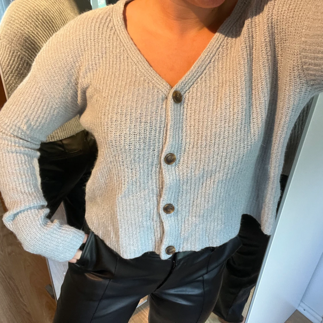 Blå stickad kofta - 90