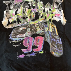 Y2k over size t-shirt  - Y2k over size t-shirt från weekday 