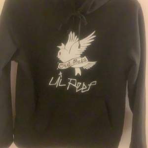 Jag säljer min lil peep hoodie för att de är inte min stil längre, inte använd så mycket.