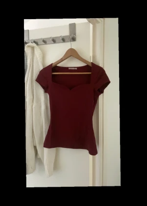 Röd topp - En snygg röd topp från Anna field❤️‍🔥