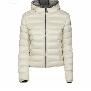 Colmar jacka - Jättefin colmar jacka i storlek 36, köpt för 3500 säljs för 1000