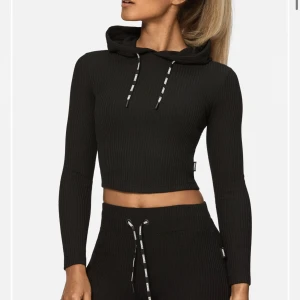 Stronger HOODIE ENDAST - För liten för mig och bara använd 1-2 gånger, endast hoodie