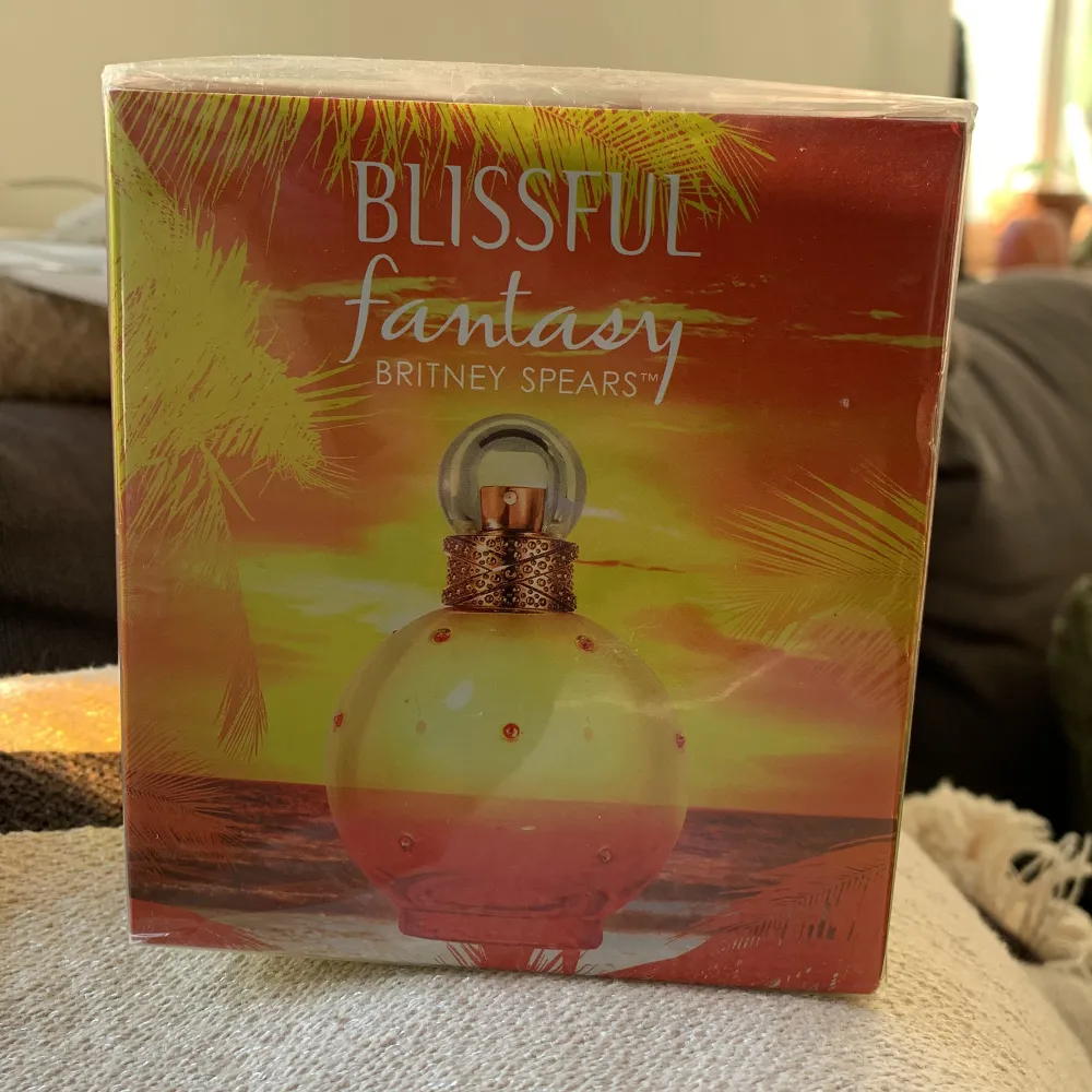 Britney Spears parfym Fantasy Blissful. Obruten förpackning. Edt. 100 ml. . Övrigt.