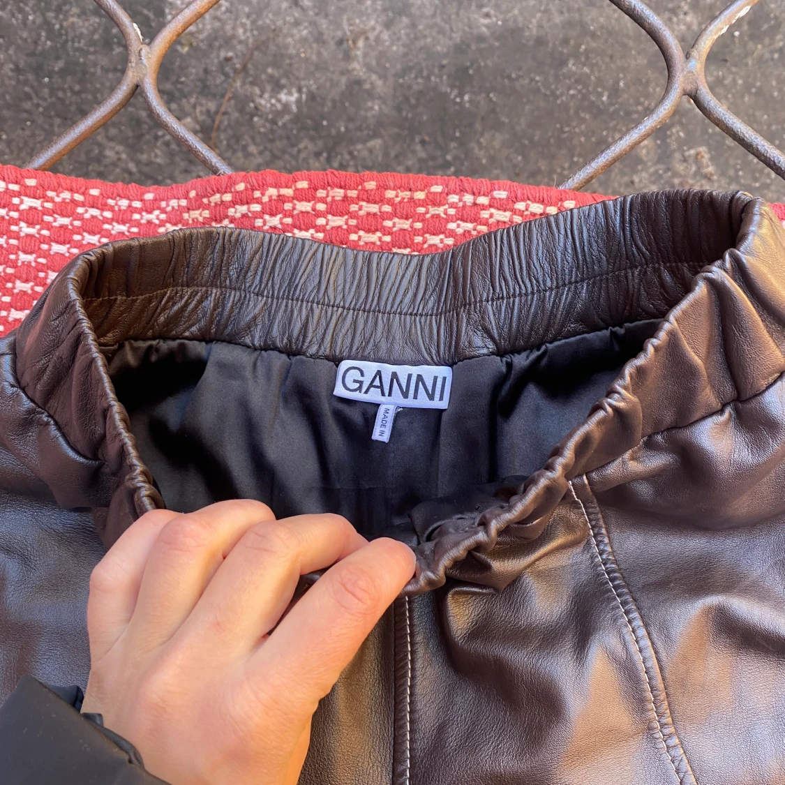 GANNI läderbyxor  - 90