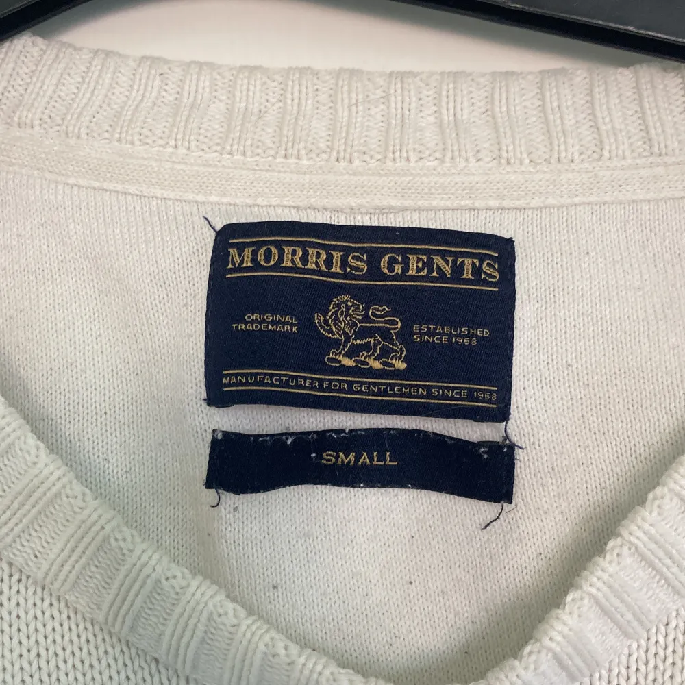 Stickad Morris Gents tröja, stl S. Använd försiktigt och inga problem. . Stickat.