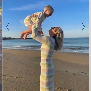 Stickad klänning Lojsan - Kollar intresset innan jag skickar tillbaka. Superfin klänning. Om fler är intresserade får man buda. Köparen står för frakten 😊