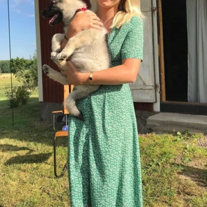 Fin sommarklänning  - En jättefin sommarklänning från NA-KD i storlek 36! 34 kan även ha. Hör av dig vid fler bilder💚💫