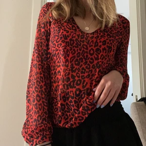 Topp  - Använd fåtal gångar därav nyskick!