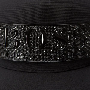 Hugo boss keps  - Säljer min hugo boss keps använd i en halv vecka nytt skick