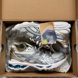 Asics Gel-Kayano 14 - Asics Gel-Kayano strl 37.5, us5, oanvända. slutsålda online. skitsnygga men lite för lite viftutrymme för mina tår :/ testar sälja här pga vill inte betala returfrakt till DK 