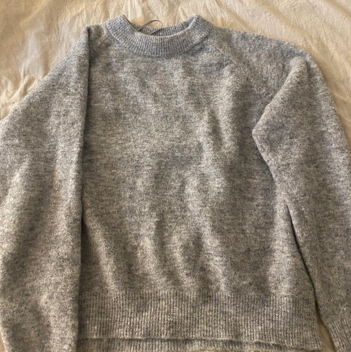 Grå stickad tröja från Zara - 90