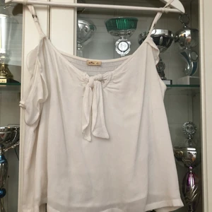 Hollister top - En söt off-shoulder top från hollister💖