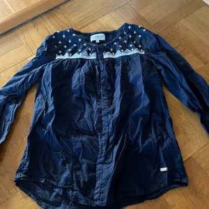 Mörkblå blus - Mörkblå blus från Kappahl 