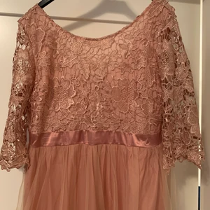 Festklänning M - Fin sommarklänning för fest eller student