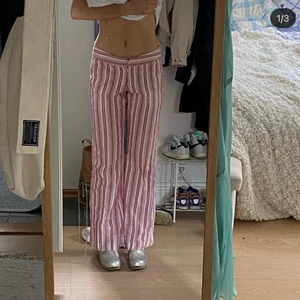 Randiga kostymbyxor - Söta till sommaren. Köpta second hand❤️❤️