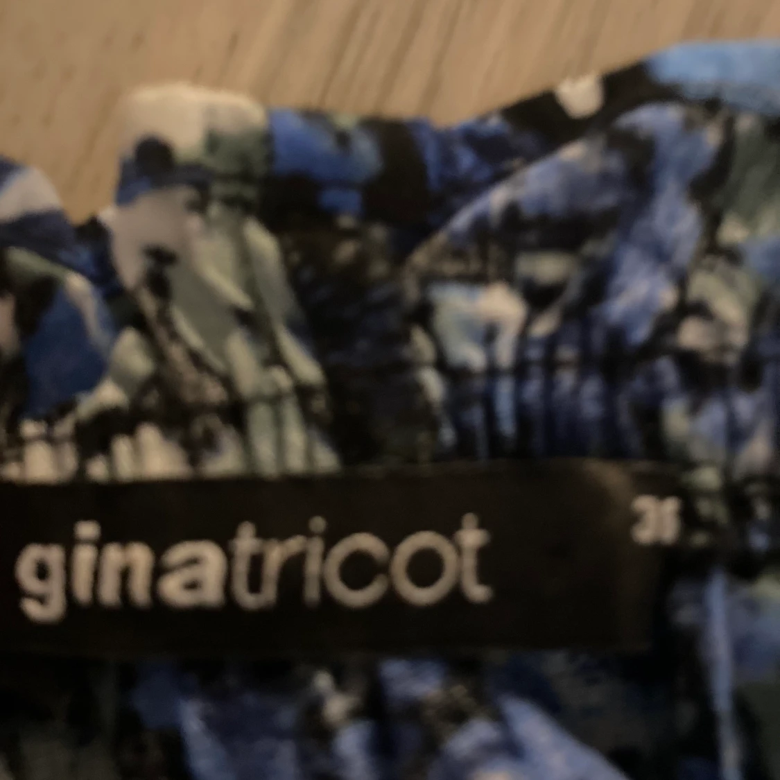Topp från Gina Tricot storlek 36 - 91