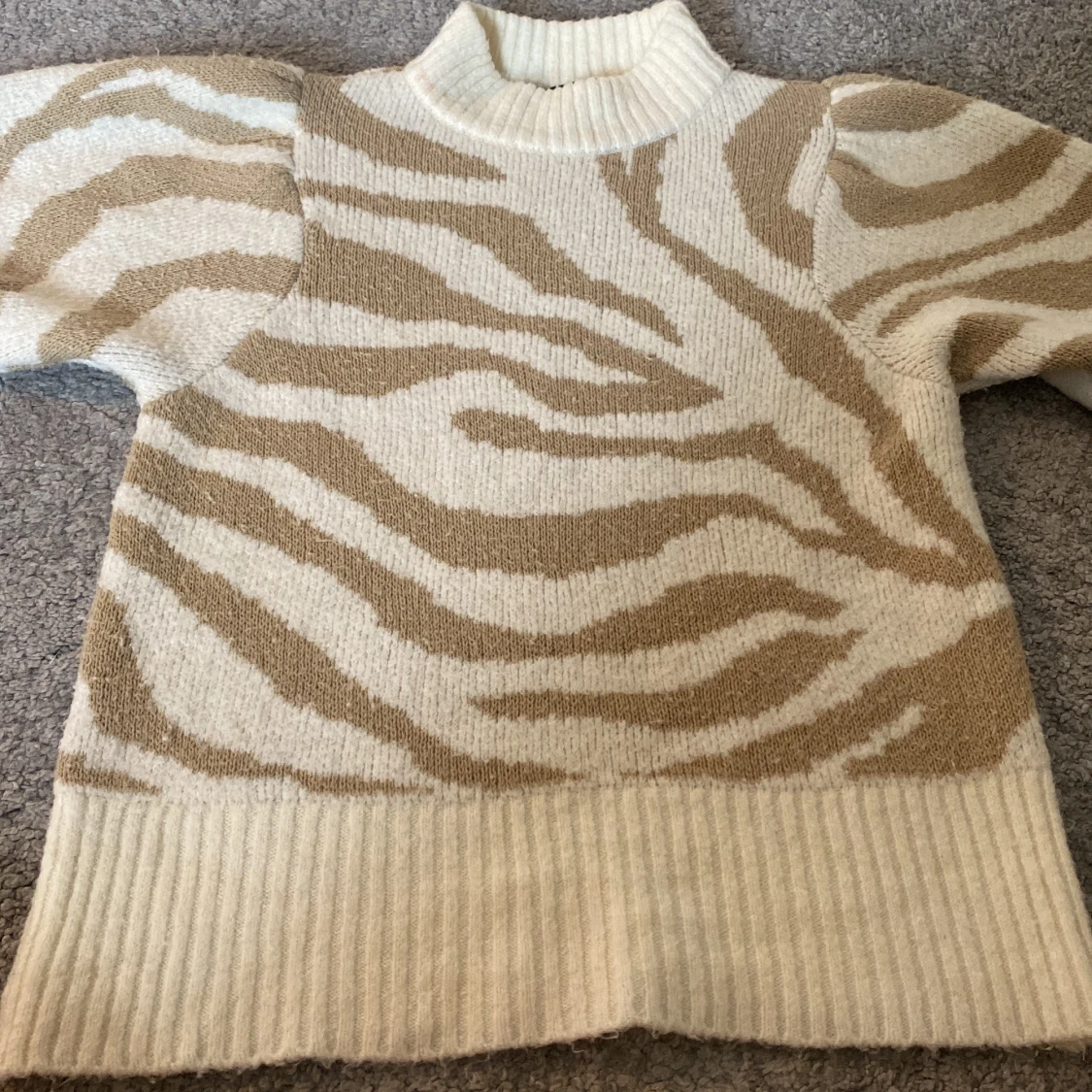 Ginatricot stickad tröja