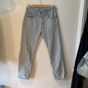 Ljusa Weekday Space jeans