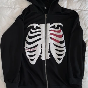 Zip black hoodie  - Condition 9/10, size M but have a oversized style