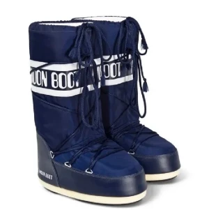 Moonboots - Säljer mina mörkblå/marinblåa moonboots som jag använde förra vintern under några tillfällen. Bra skick. Använder inte köp direkt 