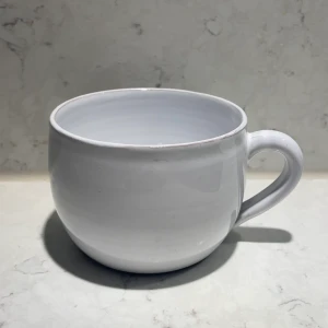 Keramikmuggar med tryck  - Gjorda av keramik, tillverkade i Göteborg❤️ Finns med texterna: I love you Good morning Have a lovely day  No stress Another? Happy You got this Skriv vid frågor. Upphämtning sker i Göteborg på Vallgatan 11 1 för 249kr 