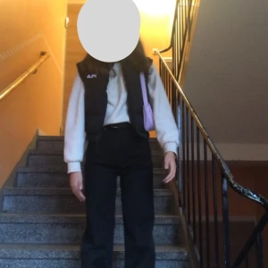 Svart väst från fila - jag säljer denna jätte snygga västen från fila