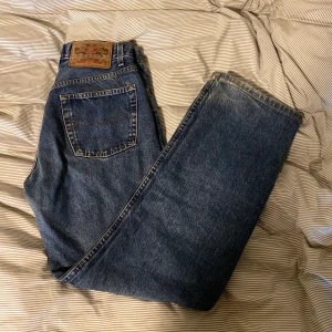 Vintage jeans crocker raka  - Superfina vintage raka jeans från crocker, storlek W30L32