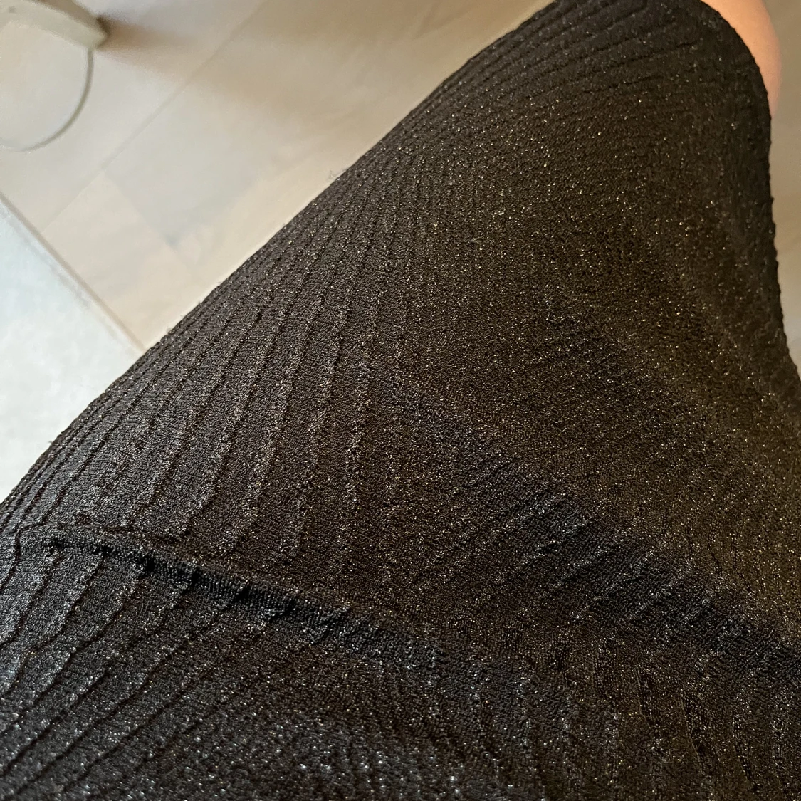 Glittrig tight klänning - 91