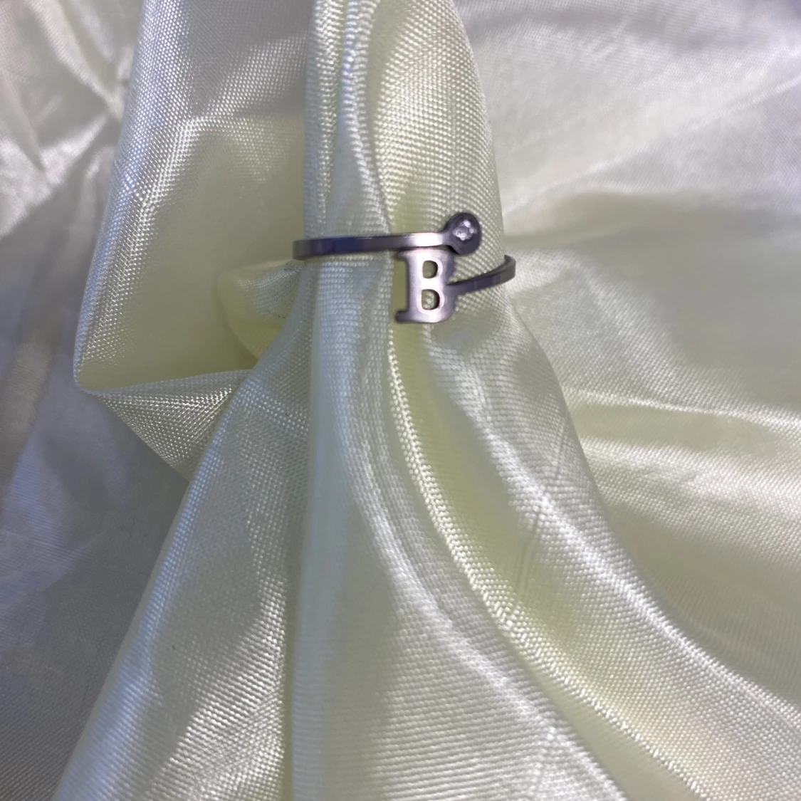 Titan bokstav Strass Ringar  - 91