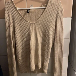 Stickad tröja - Aldrig använd