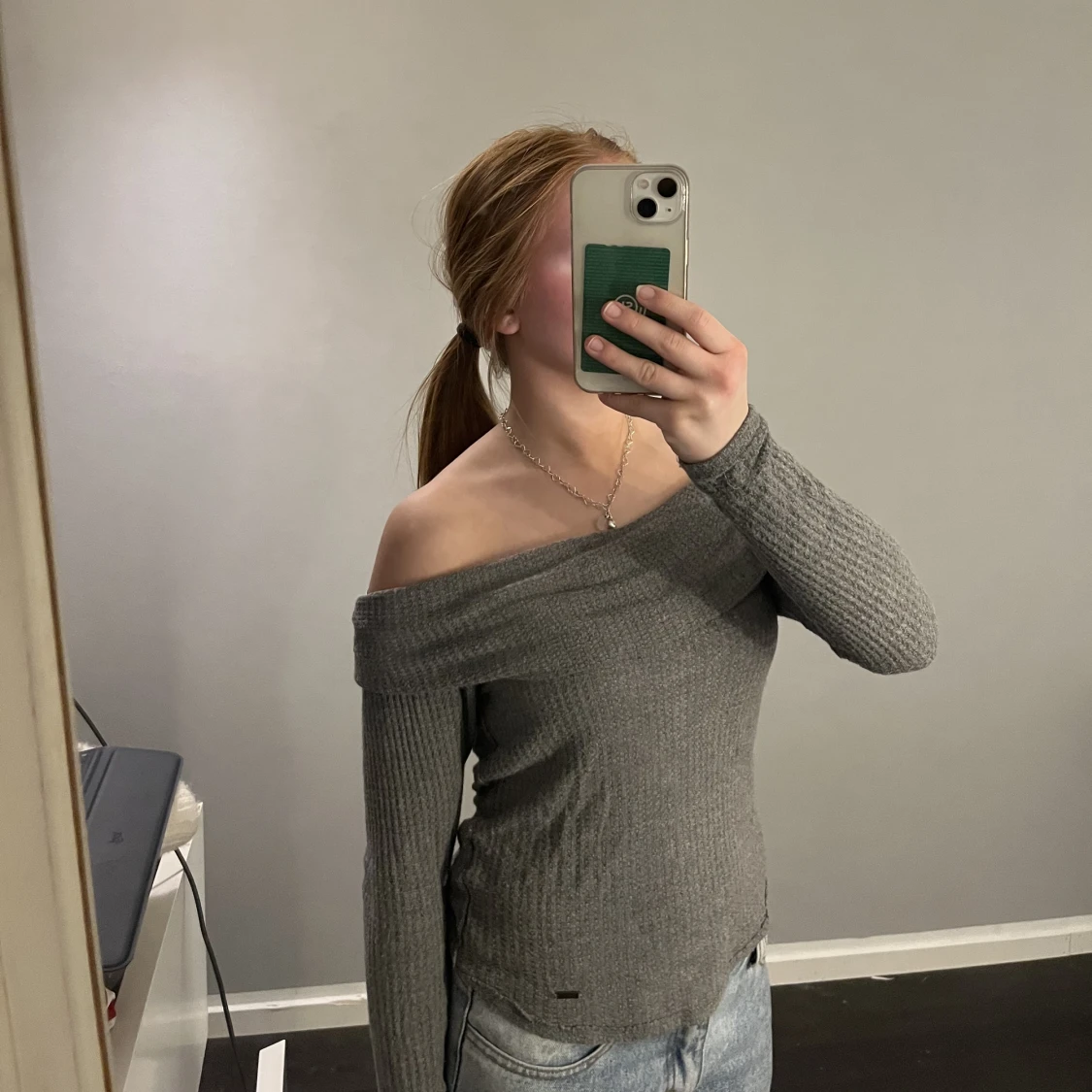 Off shoulder tröja - 90