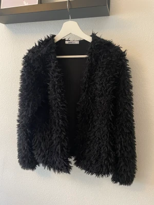 Festkofta - Festlig svart kofta