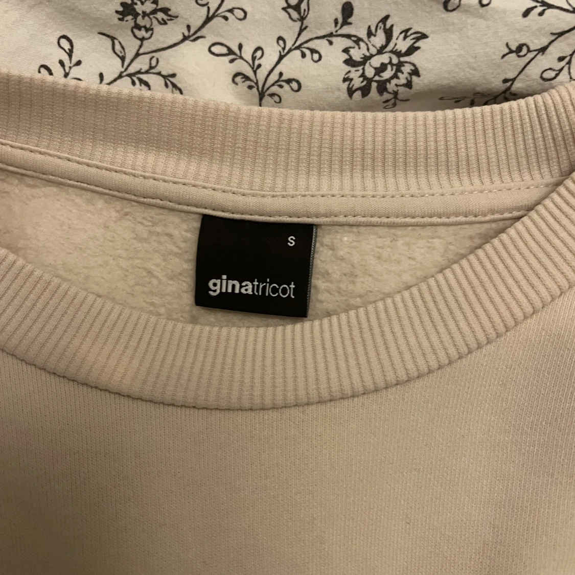 Tröja från gina  - 90