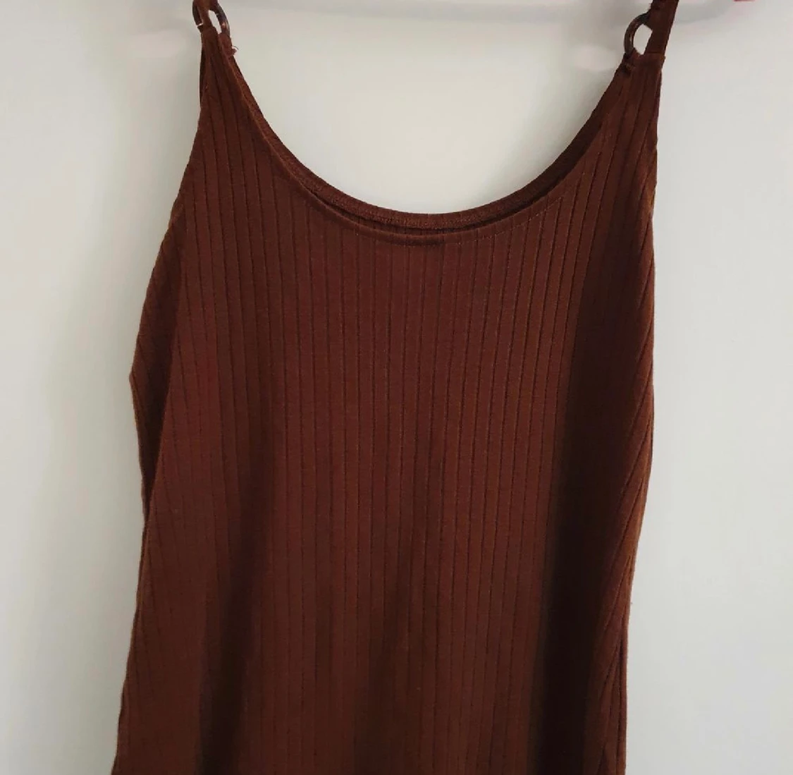 Oanvänt brunt linne  - 90