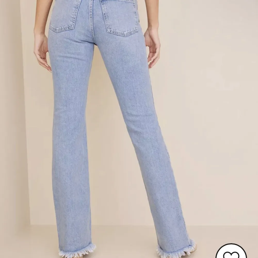 Helt oanvända jeans från Nelly, säljer pga fel storlek. Storlek 40 . Jeans & Byxor.