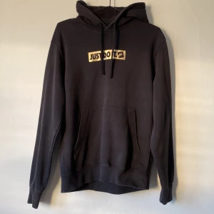 Nike hoddie - Nike hoddie, finns matchande byxor