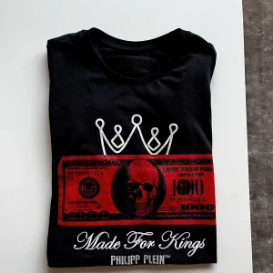 Phillipp plein t-shirt - Använd få gånger. 