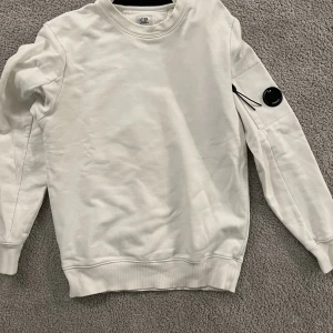 CP-company College - CP company College storlek S. Inget kvitto. Garanterar inte storlek,  liten i storleken. 