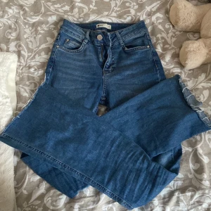Flare jeans - Flare jeans från gina tricot! Knappt använd för 30kr