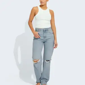 90s straight jeans ifrån bikbok storlek 31 längd 34. Använd 1-2 gånger. Nypris 599kr. Tveka inte att skriva vid frågor💗