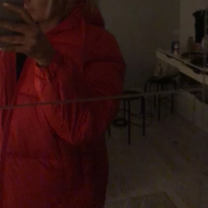 Hm jacka  - Super fin,snygg,skön vinter jacka ifrån Hm super tredig och liknande fjällräven! bra skick! 