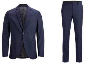Jack & Jones premium super slim fit kostym, blå/dark navy  - Jack & Jones premium super slim fit kostym, blå/dark navy   Kavaj strl.52 Byxor strl.54  Kostymen är endast använd vid ett tillfälle, så den är i nyskick. Nypris: 1599 kr  Finns att köpa i Upplands Väsby men kan även skickas mot att köpare står för frakt.