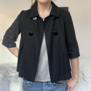 Kappa! - Så fin trekvartsärmad jacka perfekt till våren☀️☀️