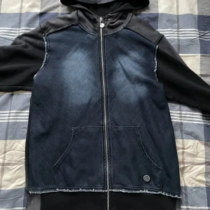 Hoodie  - Fett snygg hoodie men använder bara inte så mycket 