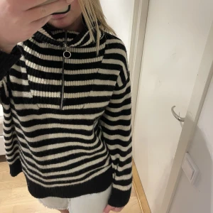 Tröja - Zip tröja från zara 