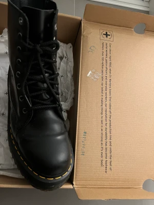 Dr. Martens Jadon Black - I used only 4-5 so it is also new